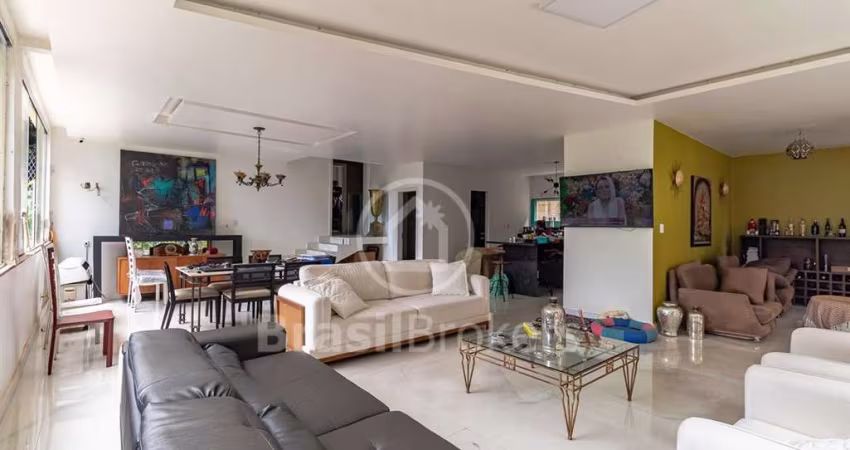 Excelente casa em SÃO CONRADO ! Rua tranquila e segura !