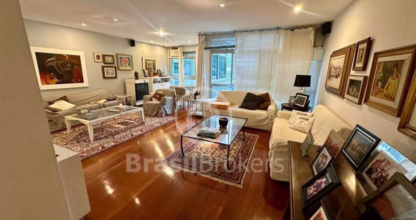 Apartamento Reformado no Edifício Deauville