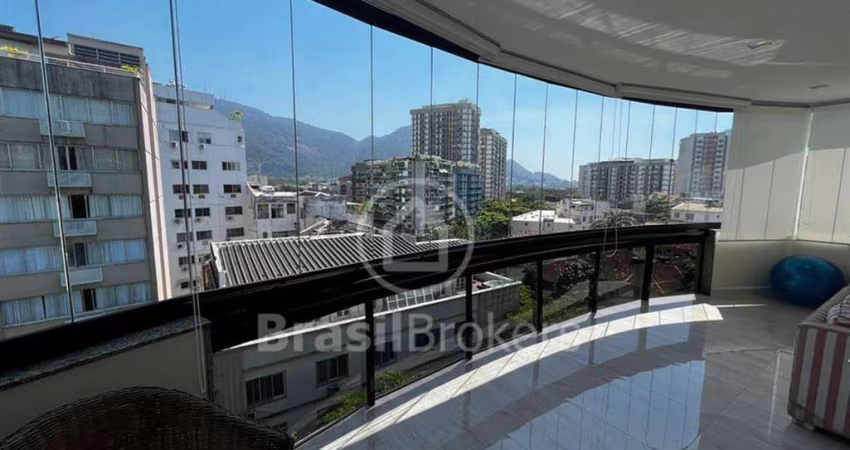 Leblon, linda cobertura duplex com 4 quartos, 3 suites, piscina, churrasqueira, 3 vagas, 207m2.