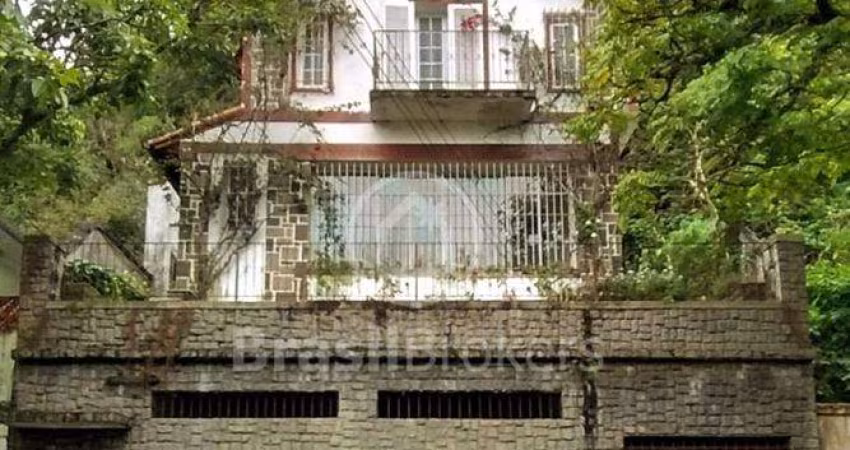 Casa à venda com 345,00m² e 5 quartos em Valparaíso, Petrópolis - rj