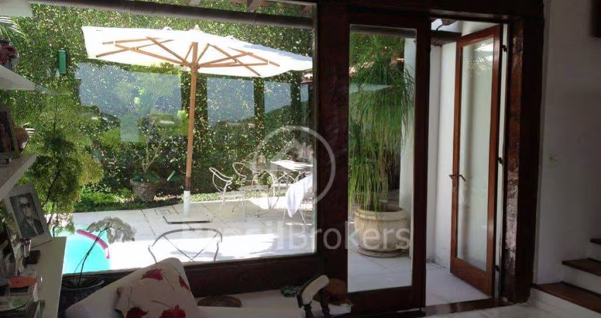 Aconchegante casa em São Conrado! Condomínio com segurança total!