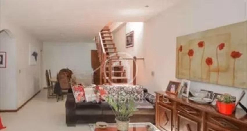 Apartamento Duplex, com 221 m², 4 quartos, na Lagoa