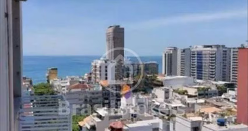 Apartamento de quarto e sala, à venda, no Leblon