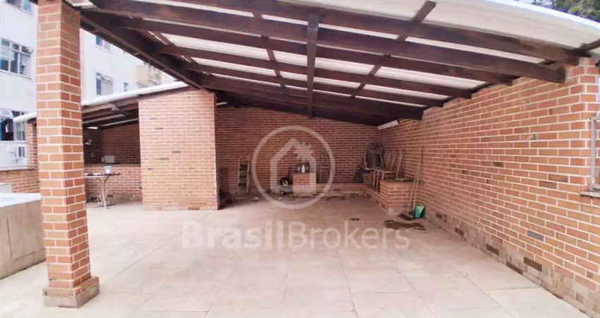 Cobertura duplex à venda – rua silenciosa e arborizada com vista para o cristo redentor
