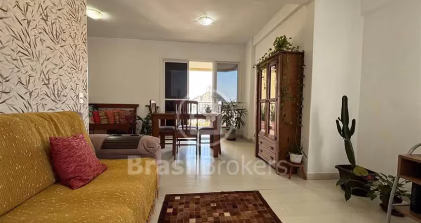 Botafogo, rua dona mariana, linda vista livre e pão de açucar, 3 quartos, 1 vaga.