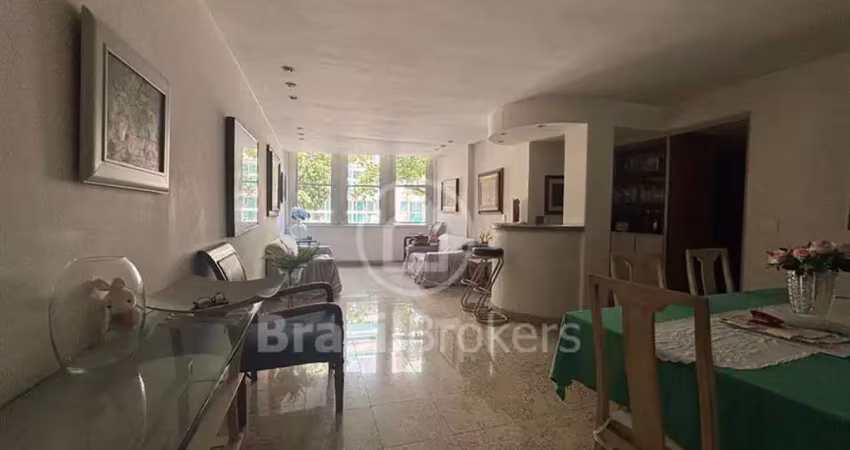 Leblon, predio estilo classico, com elevador, 3 quartos, 1 suite, 1 vaga, 104m2
