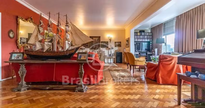 Posto 6 lindo ;salão 3 quartos duas suites duas vagas alto luxo
