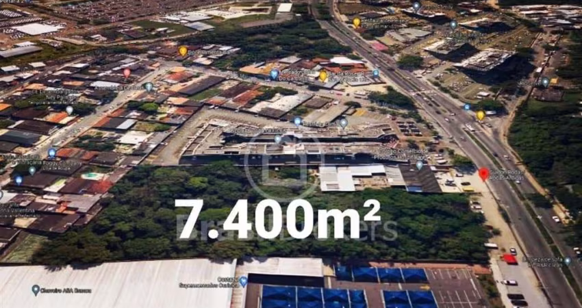 Ótimo terreno plano com 7.382 m² na Estr. dos Bandeirantes