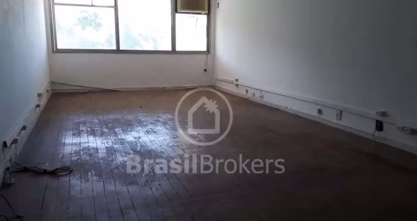 Casa à venda na Avenida Armando Lombardi, Recreio dos Bandeirantes, Rio de Janeiro