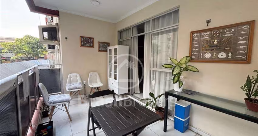 Inicio da Barra da Tijuca, condominio ABM.  Varanda, 2 quartos, sendo 1 suite, 1 banheiro social, cozinha, area e dependência completa, 79m2, 1 vaga.