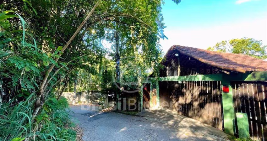 Casa no Condomínio Reserva Itanhngá Park