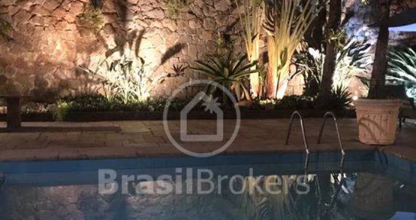 Casa Duplex à venda com 700,00m² e 4 quartos em Barra da Tijuca, Rio de Janeiro - rj