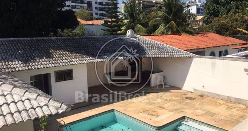 Casa de Condomínio à venda com 611,00m² e 4 quartos em Recreio dos Bandeirantes, Rio de Janeiro - rj