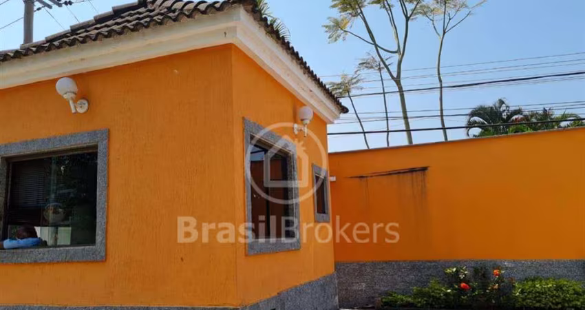 Casa de Condomínio à venda com 178,00m² e 3 quartos em Vargem Pequena, Rio de Janeiro - rj