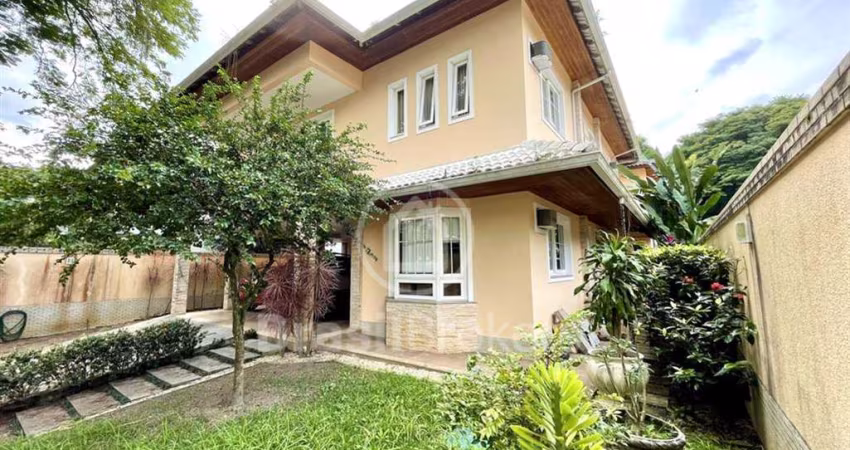 Casa de Condomínio à venda com 608,00m² e 5 quartos em Jacarepaguá, Rio de Janeiro - rj