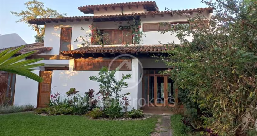 Casa na Barra da Tijuca -  Condomínio . Lafayette