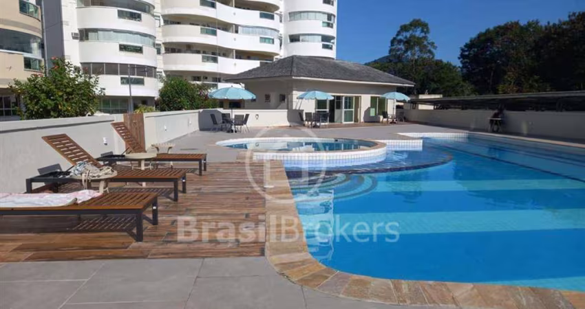 Apartamento de 3 quartos (1 suíte) no Recreio dos Bandeirantes com vista para a piscina!