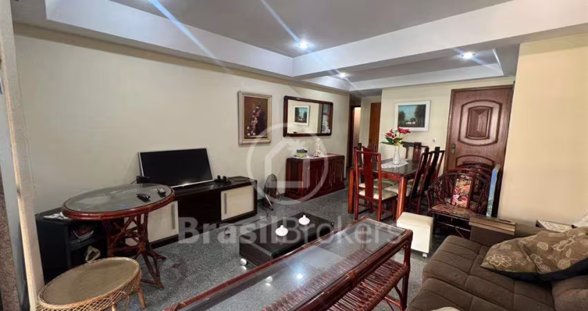 Apartamento Mobiliado Próximo a Praia ( Porteira Fechada)