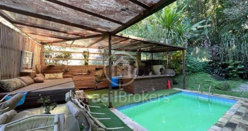 Casa de Condomínio à venda com 857,00m² e 3 quartos em Vargem Pequena, Rio de Janeiro - rj