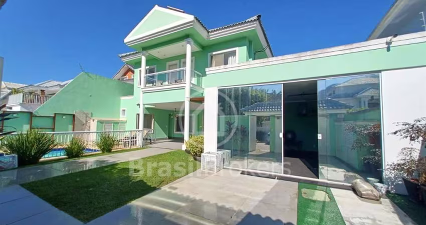 Casa de Condomínio à venda com 293 m² - 5 quartos (3 suítes)  em Vargem Pequena, Rio de Janeiro - RJ