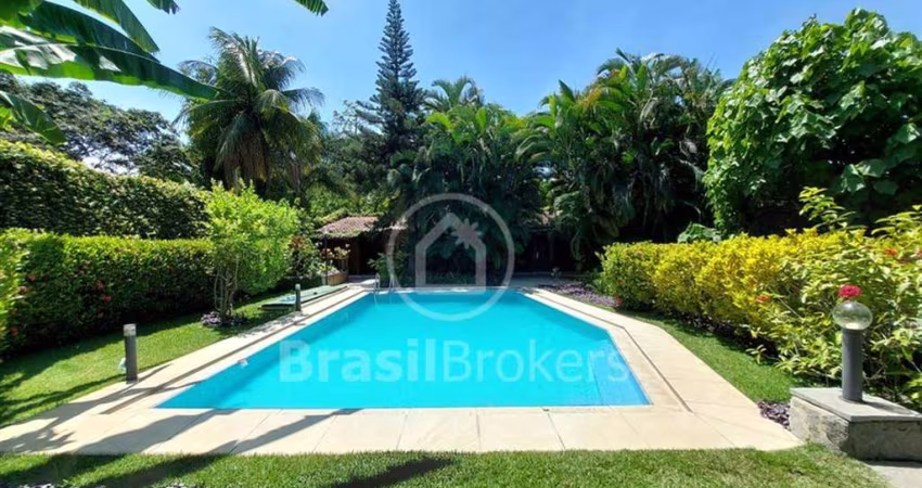 Casa de Condomínio à venda com 1560,00m² e 4 quartos em Barra da Tijuca, Rio de Janeiro - RJ