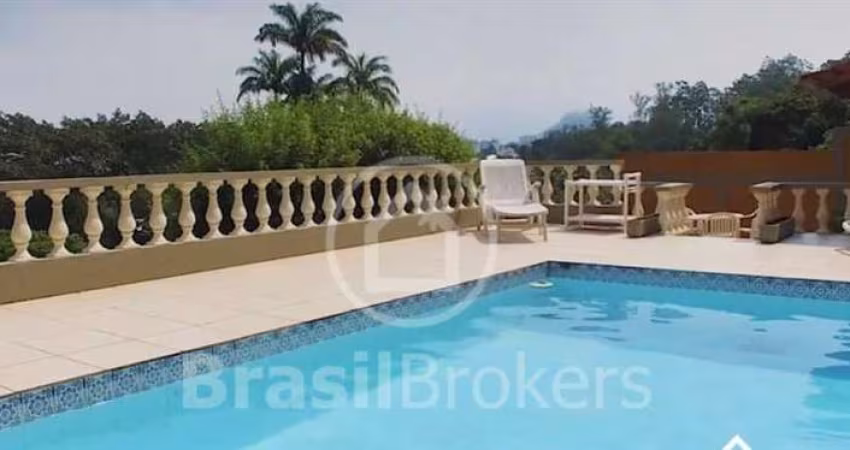 Casa condomínio Eldorado!
