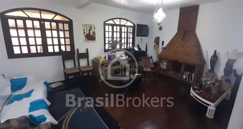Casa à venda com 267m² e 3 quartos em Curicica, Rio de Janeiro - RJ