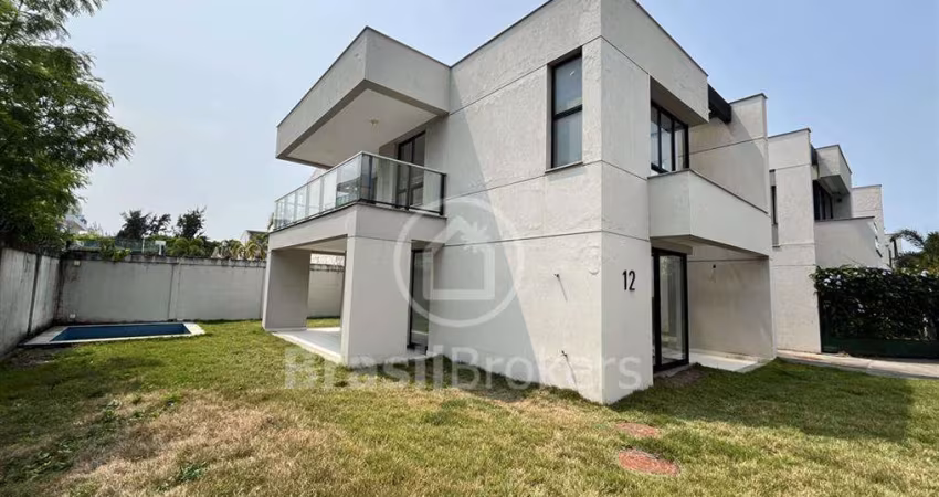 Casa de Condomínio à venda com 367,00m² e 3 quartos em Recreio dos Bandeirantes, Rio de Janeiro - RJ