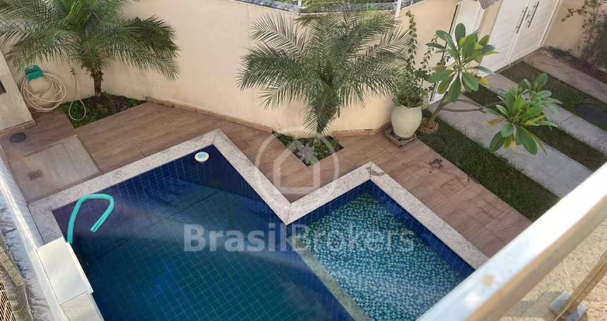 Casa de Condomínio à venda com 267,00m² e 4 quartos em Vargem Pequena, Rio de Janeiro - RJ