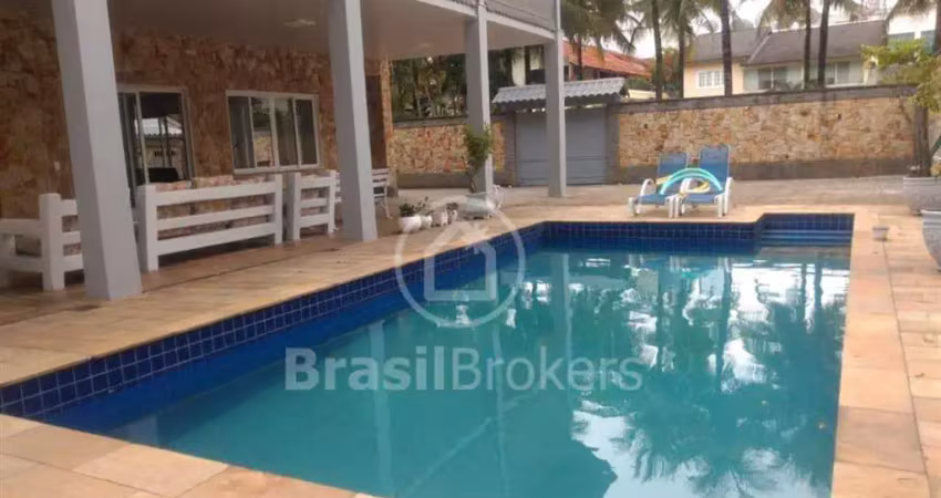 Casa de Condomínio à venda com 637,00m² e 5 quartos em Recreio dos Bandeirantes, Rio de Janeiro - rj