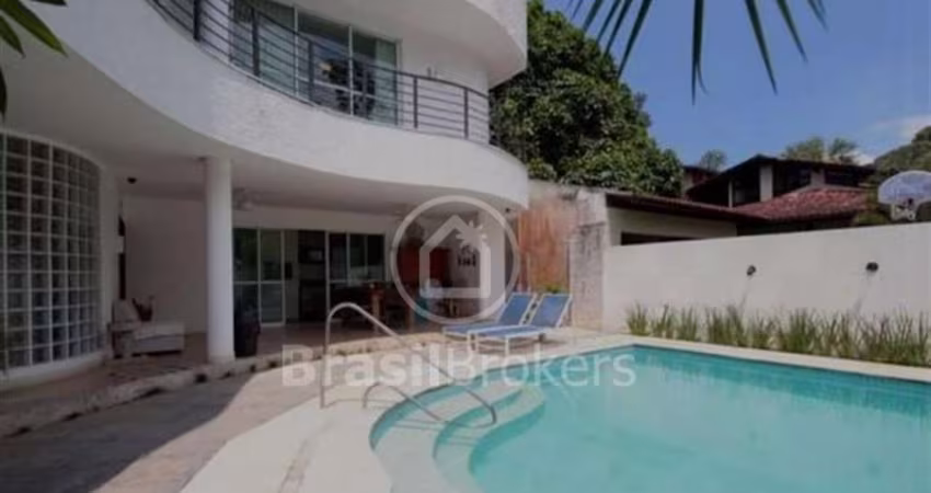 Casa de Condomínio à venda com 400,00m² e 6 quartos em Vargem Grande, Rio de Janeiro - rj