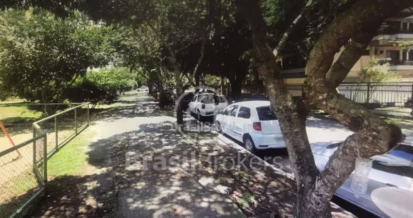 Ótimo apartamento à venda com 3 quartos recém reformado