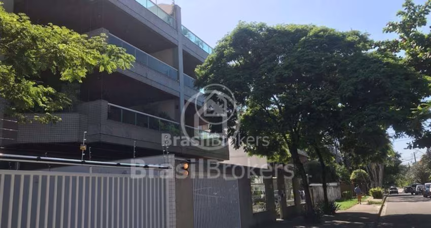 EDIF SAO FRANCISCO DE ASSIS - Cobertura Duplex 3 quartos, sendo 3 suítes