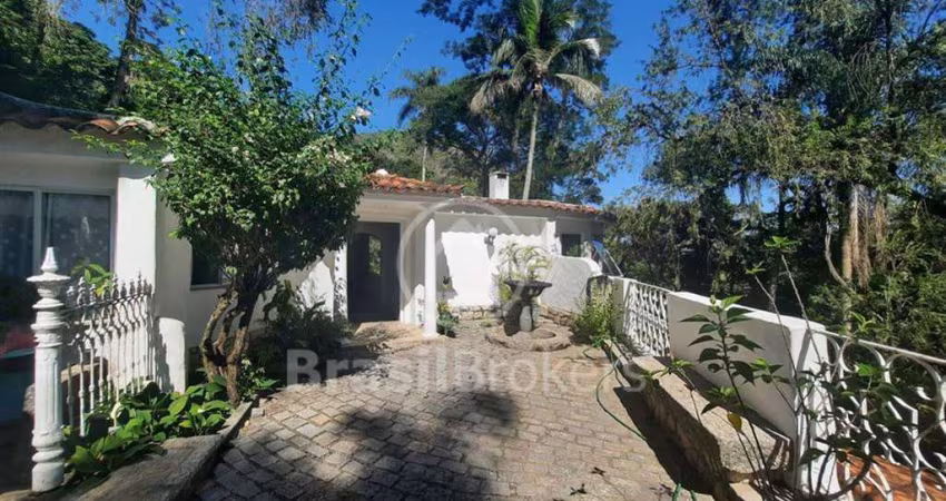 Casa de Condomínio 4 quartos, sendo 3 suítes