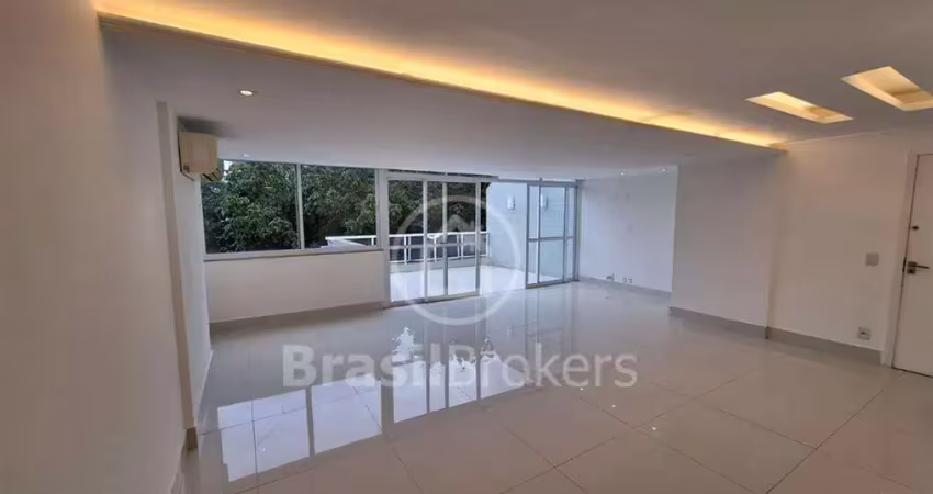 Jardim oceânico ao lado do metrô, cobertura com 297 m2, 4 vagas de garagem.