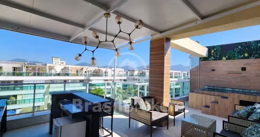 Espetacular cobertura duplex no recreio dos bandeirantes, 3 quartos sendo 2 suítes, vaga, aceitando financiamento.