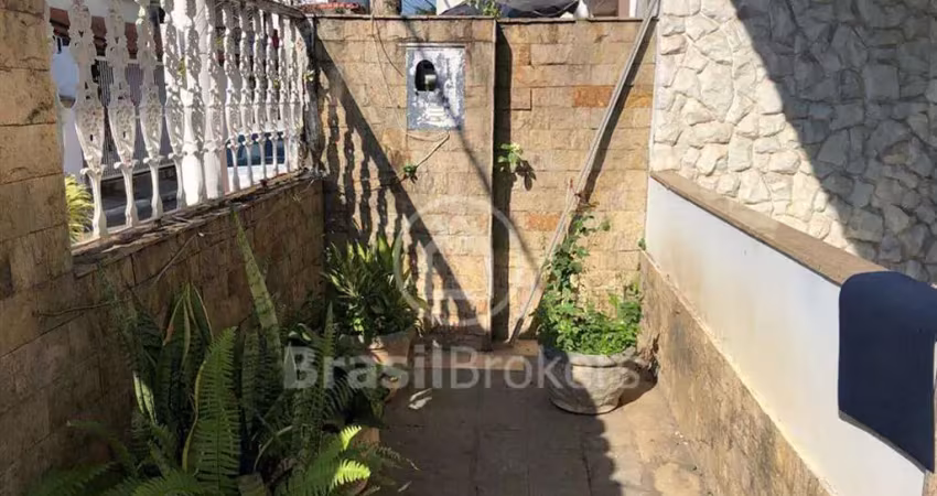 Casa de vila à venda com 250,00m² e 3 quartos em freguesia (jacarepaguá), rio de janeiro - rj
