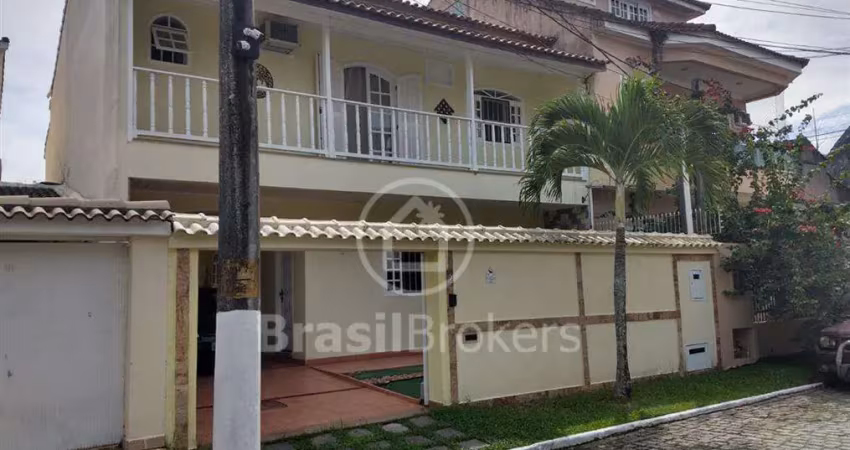 Casa  4 quartos, 2 suites, condominio, 230m2 - vargem pequena