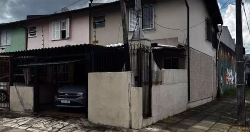 Sobrado para Venda em Caxias do Sul, Santa Catarina, 3 dormitórios, 2 banheiros, 2 vagas