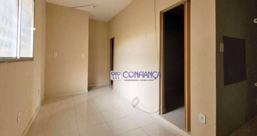 Casa com 2 dormitórios para alugar, 45 m² por R$ 800/mês -  Rua Seabra Filho, Inhoaíba - Rio de Janeiro/RJ
