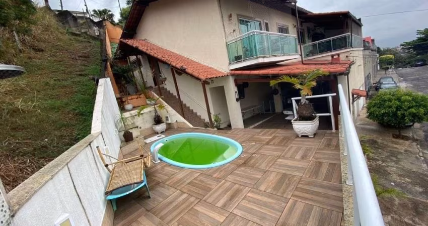 Casa com 3 dormitórios à venda, 300 m² por R$ 1.100.000,00 - Vila Valqueire - Rio de Janeiro/RJ