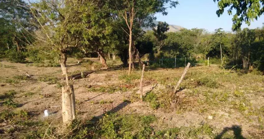 Terreno à venda na Estrada Rio São Paulo, Km 32, Nova Iguaçu