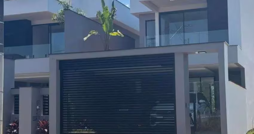 Sobrado Alto Padrão com 165 m2 à Venda em Jaraguá do Sul / SC