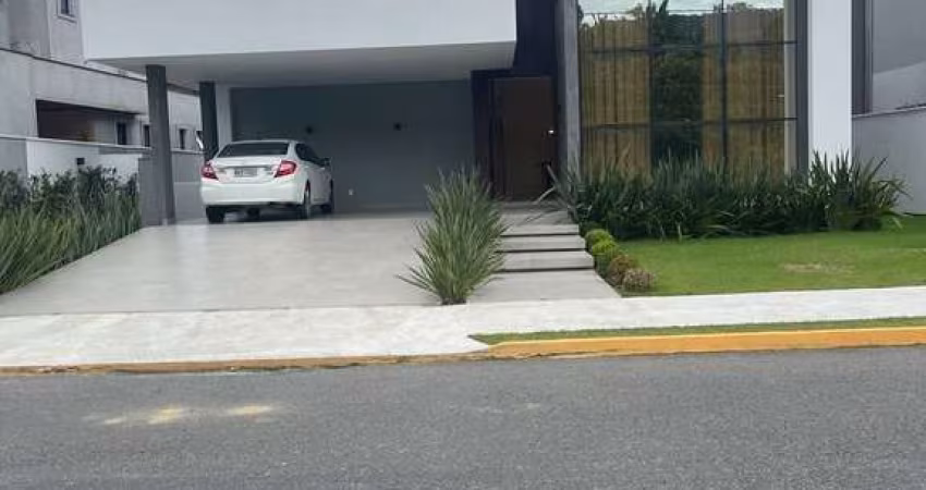 Casa de 230 m2 c/3 dorm. (1 suite) no Caledônia