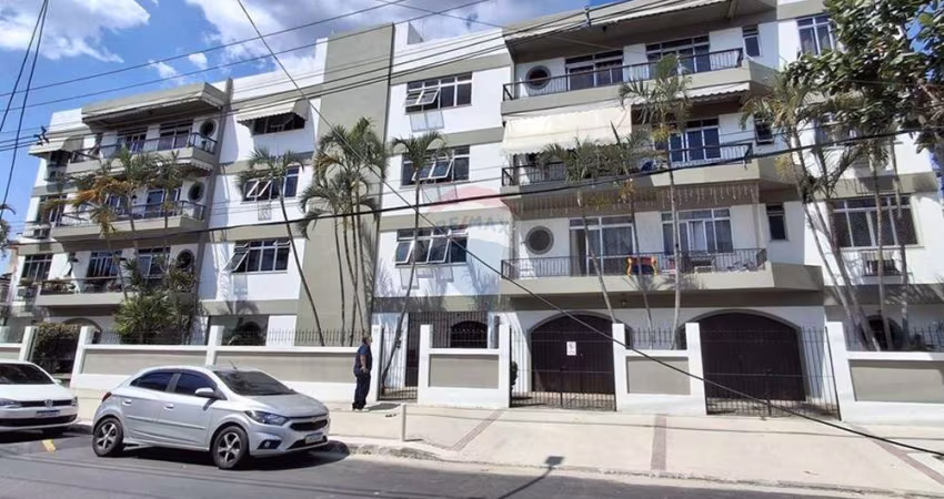 Apartamento com varanda totalmente reformado!