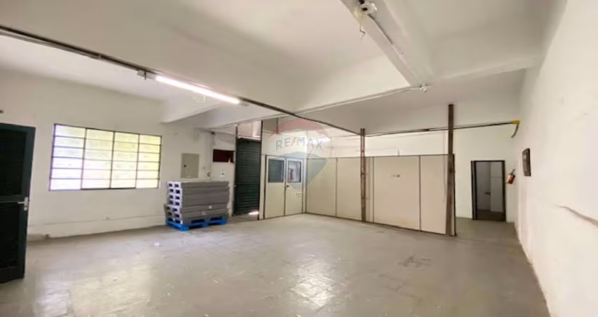 Galpão Comercial à venda com 2 Andares, escritório, 10 Vagas e 329m²  em Olaria!