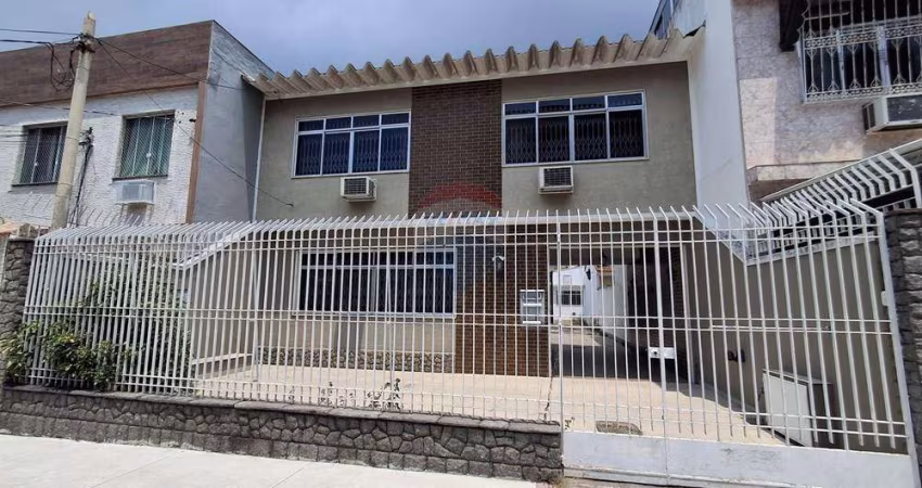 Casa à Venda em Ramos: 3 Quartos e 4 Banheiros - 350 m²