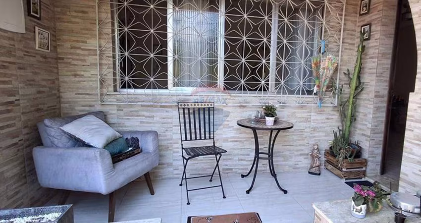 Casa Charmosa Em Condomínio Fechado à Venda em Lins de Vasconcelos