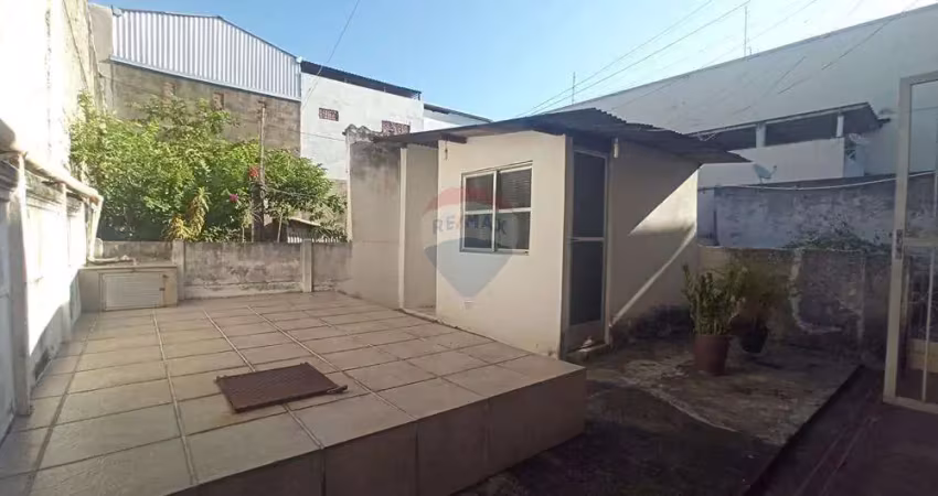 Apartamento térreo amplo e confortável por apenas r$ 260 mil em bonsucesso!