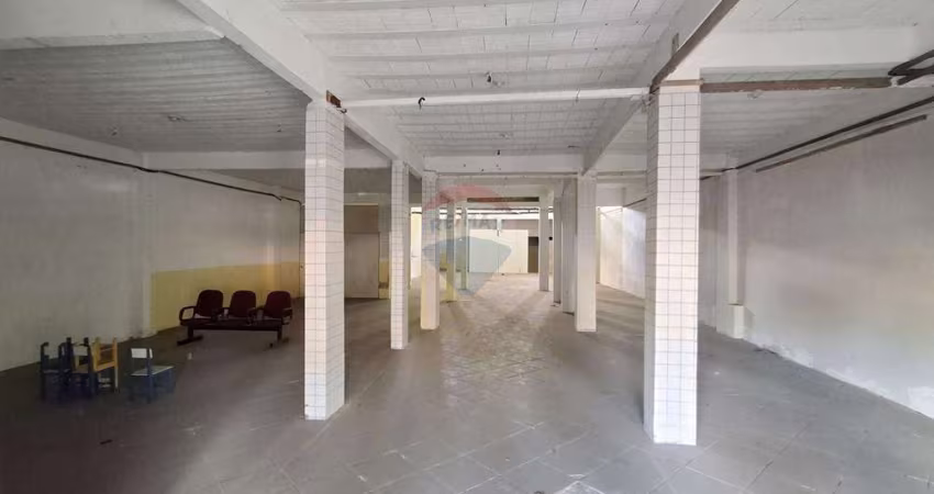 Galpão Comercial - 436m² Fácil acesso a Av. Brasil - Bangu